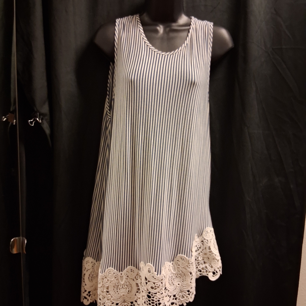 Cha Cha Vente Black and White Striped Tunic with Lace Hem